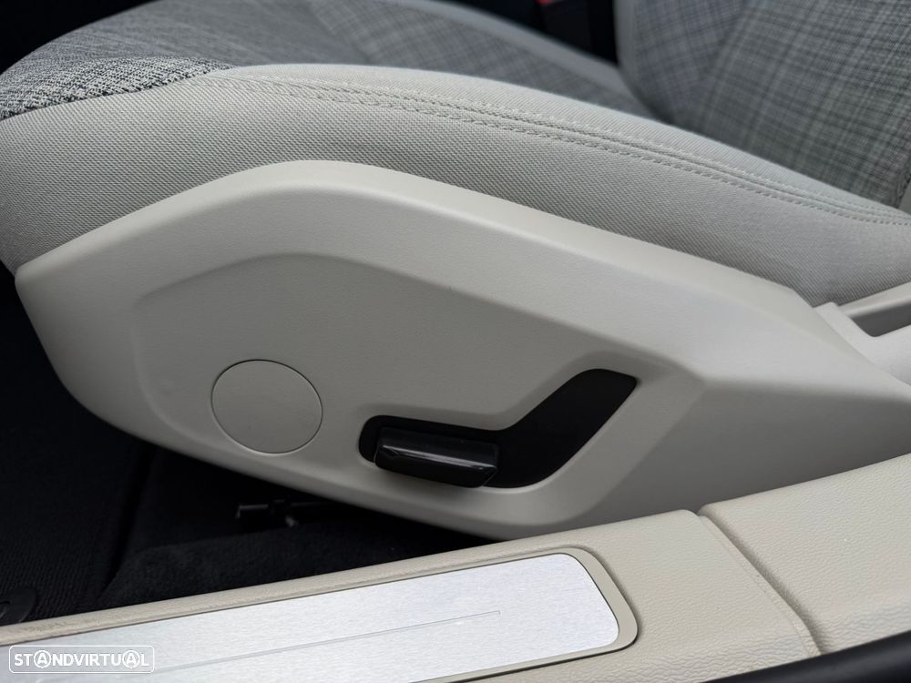 Volvo V60 2.0 T6 AWD TE Essential - 16