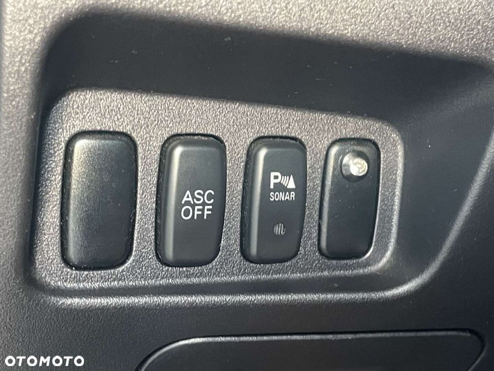 Mitsubishi Outlander - 23