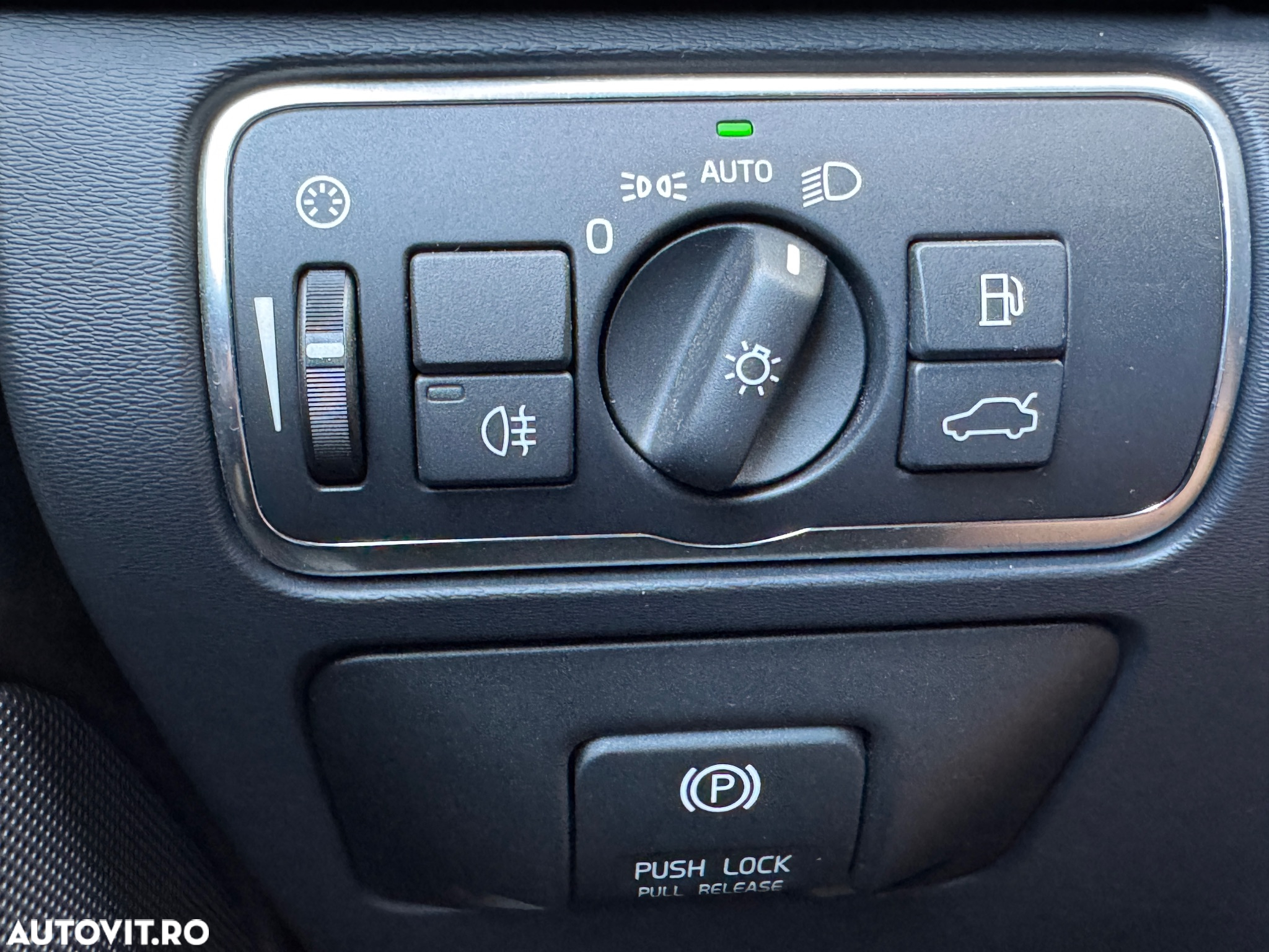 Volvo V60 D6 Plug-In-Hybrid AWD Geartronic Summum - 16