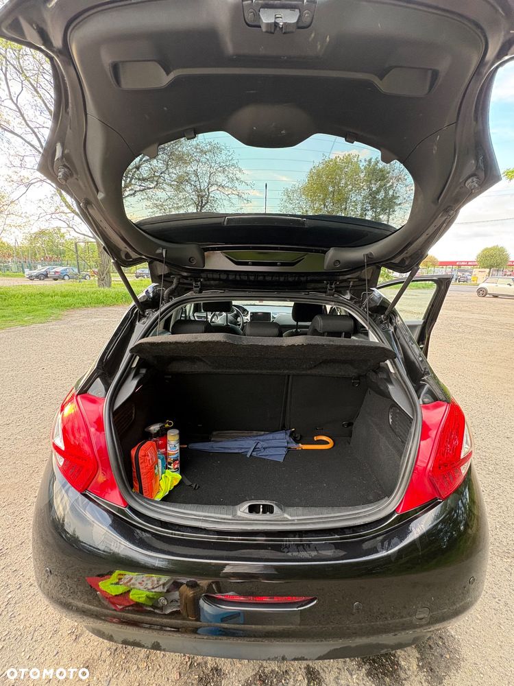Peugeot 208 1.6 e-HDi Allure STT - 8