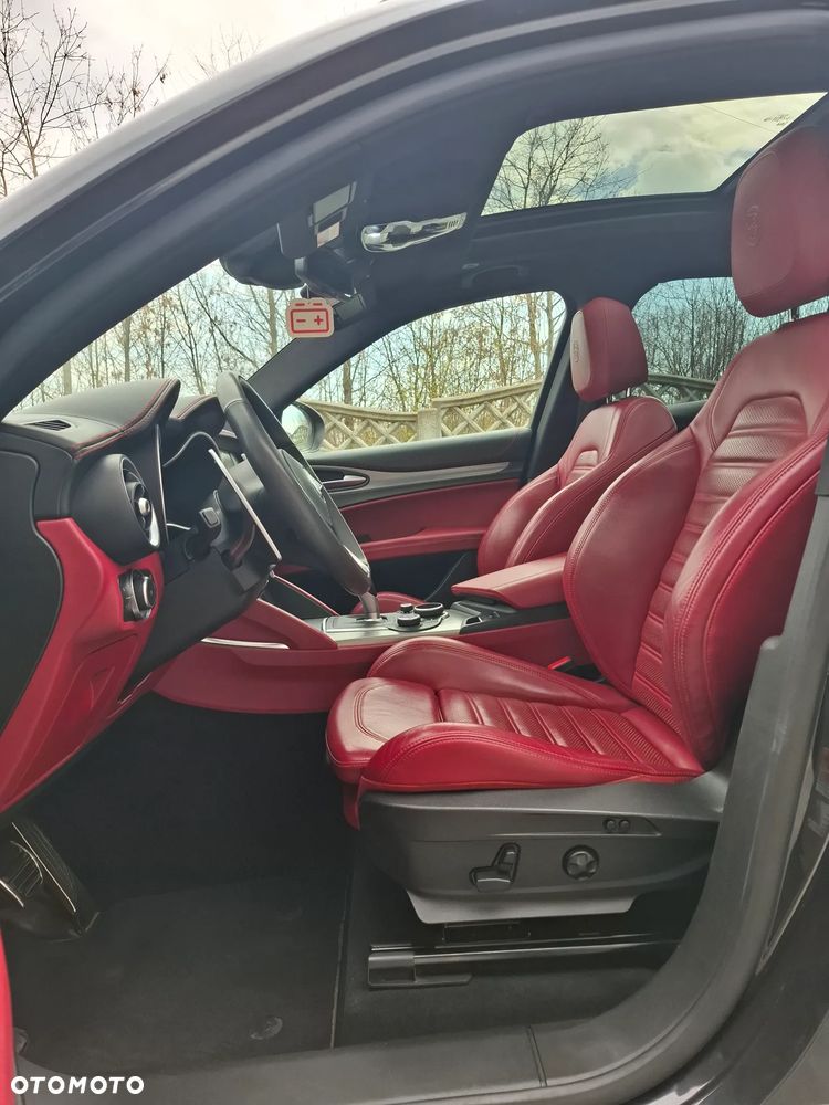 Alfa Romeo Stelvio - 21