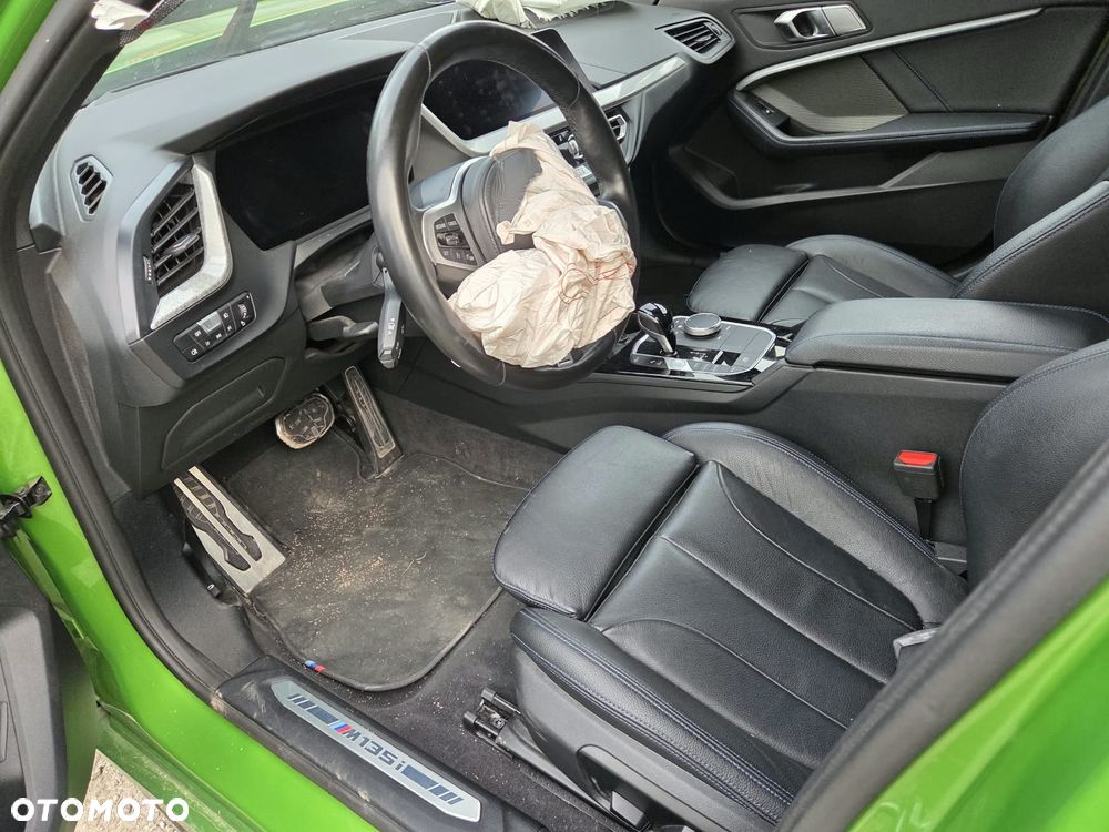 BMW Seria 1 M135i xDrive ColorVision Edition - 12