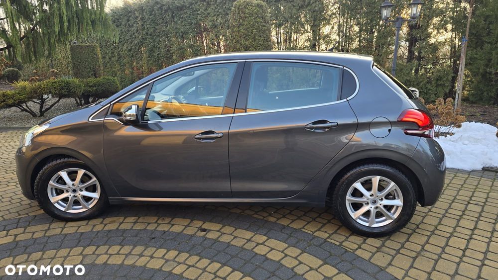 Peugeot 208 1.2 PureTech GPF Signature S&S - 14