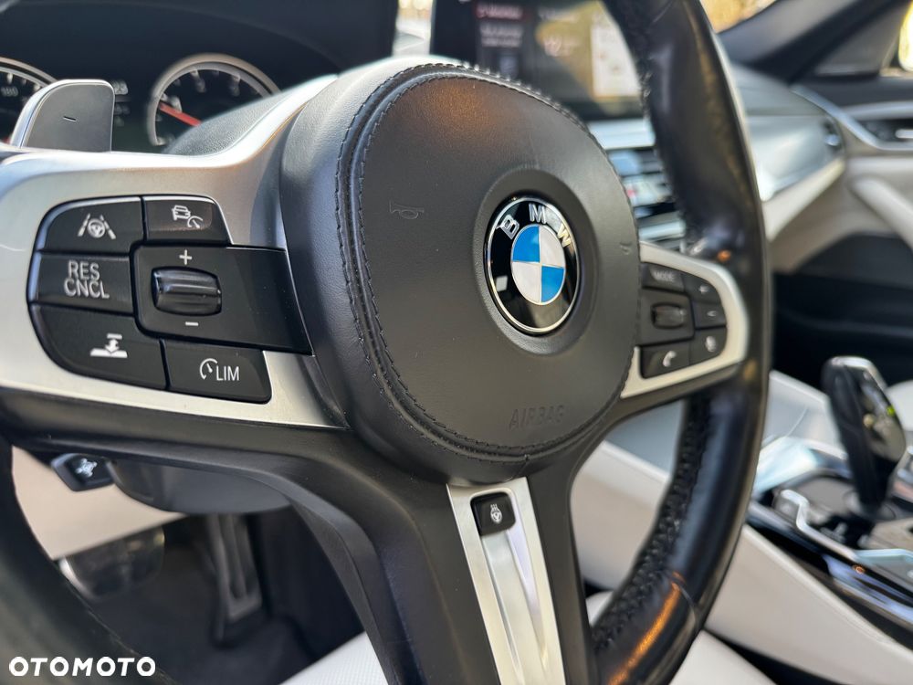 BMW Seria 5 525d M Sport sport - 25