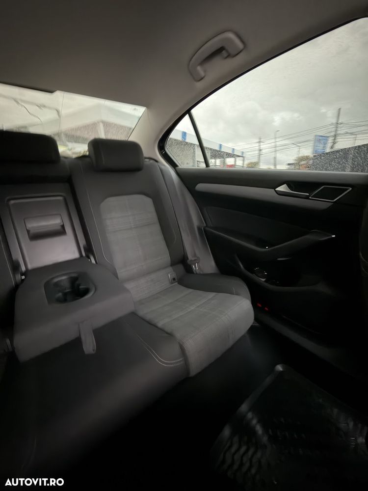 Volkswagen Passat 2.0 TDI SCR Comfortline - 30