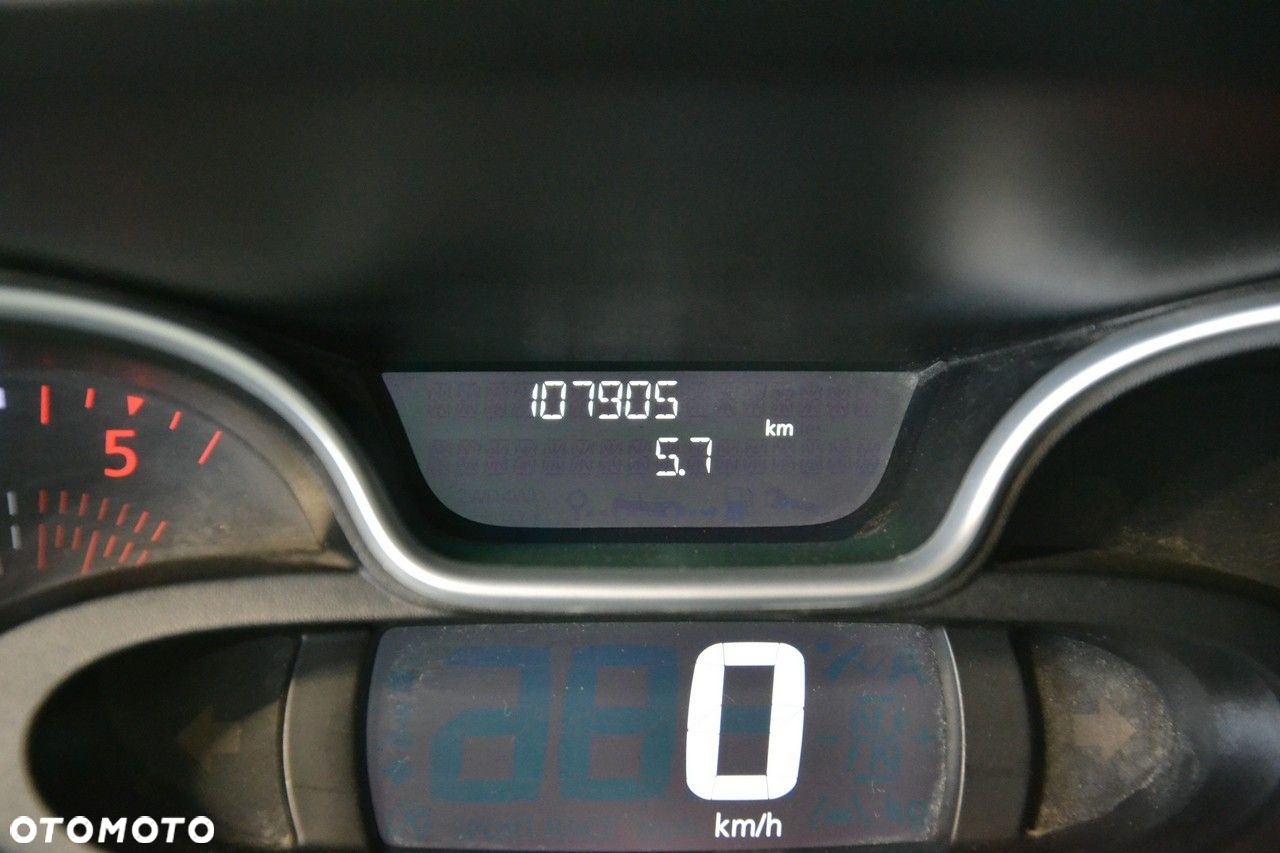 Nissan NV300 - 24
