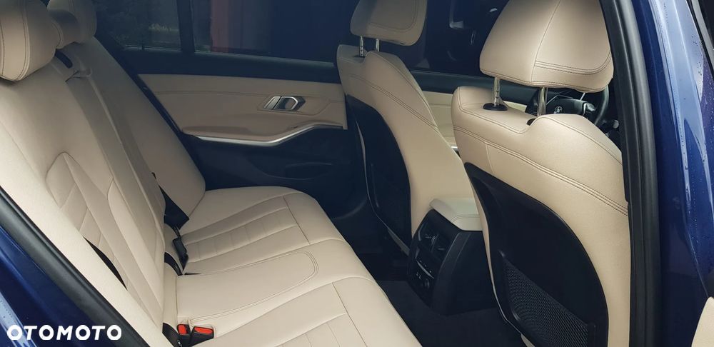 BMW Seria 3 330i Luxury Line sport - 9