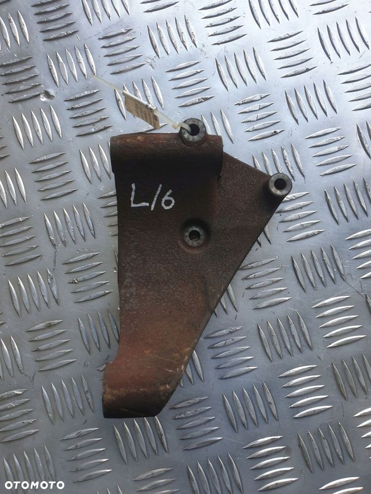 Łapa mocowanie rolki napinacza Iveco Daily - 1