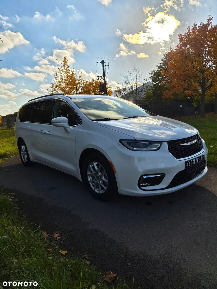 Chrysler Pacifica 2022 photo 3