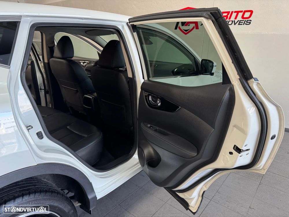 Nissan Qashqai 1.6 dCi Xtronic TEKNA - 23