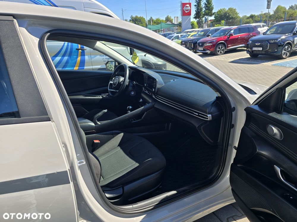 Hyundai Elantra 1.6 Smart - 13