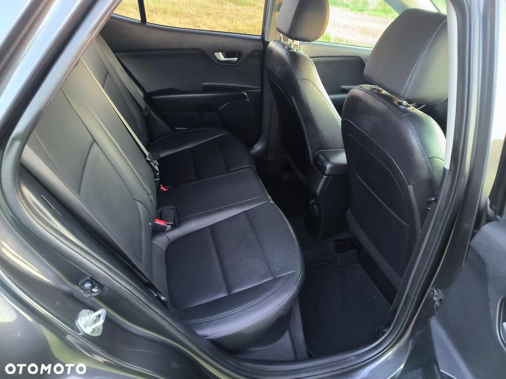 Kia Stonic - 31