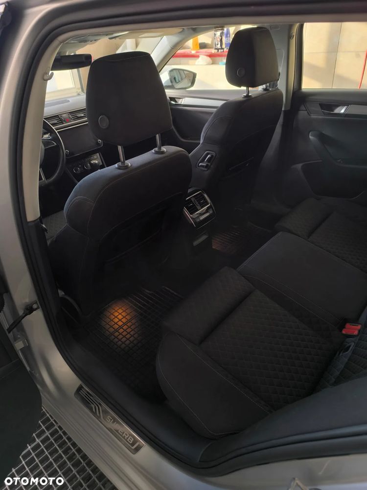 Skoda Superb 2.0 TDI SCR 4x4 Style DSG - 8