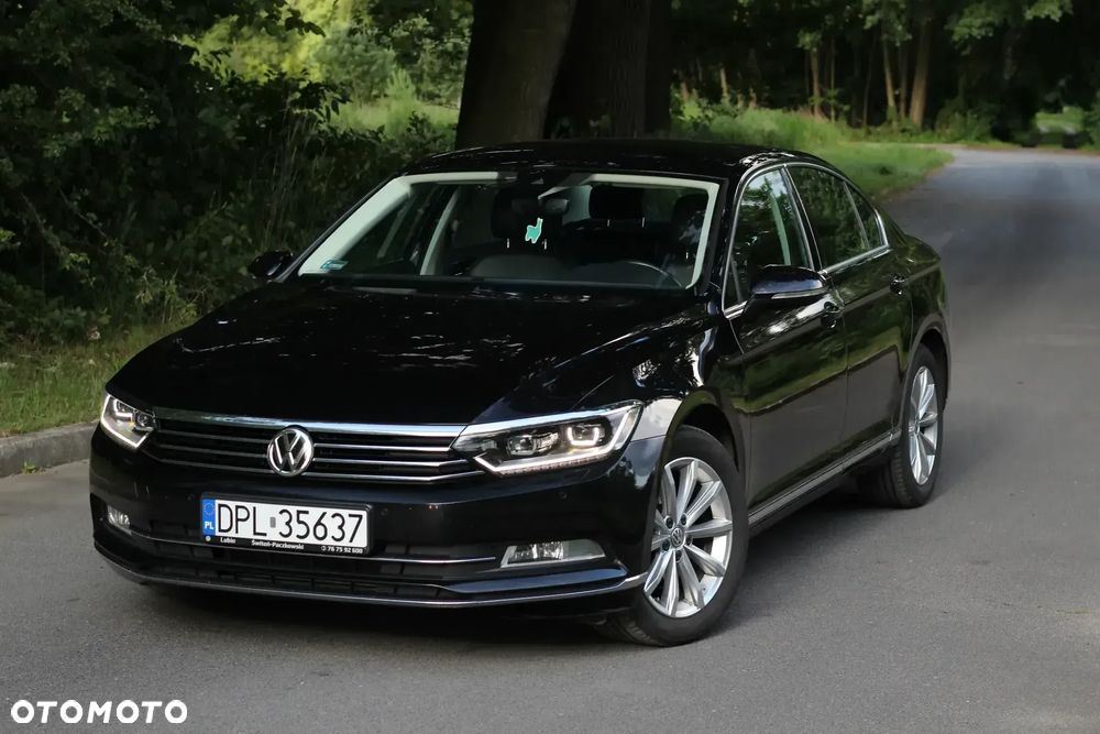 Volkswagen Passat - 1