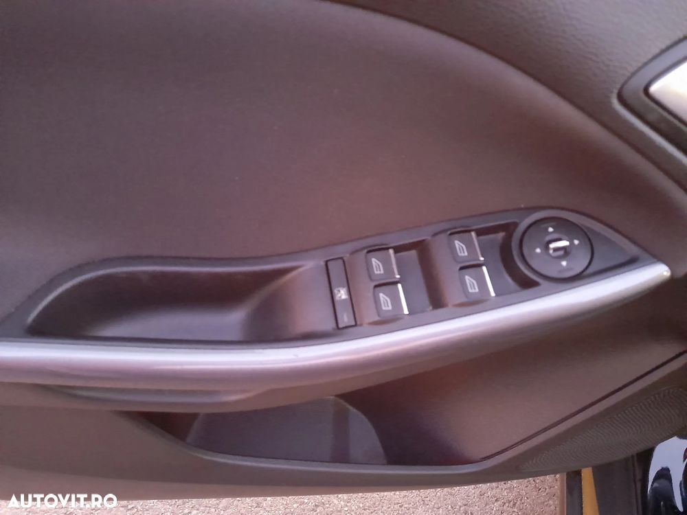 Ford Focus Turnier 1.6 TDCi ECOnetic 88g Start-Stopp-Sy Titanium - 15