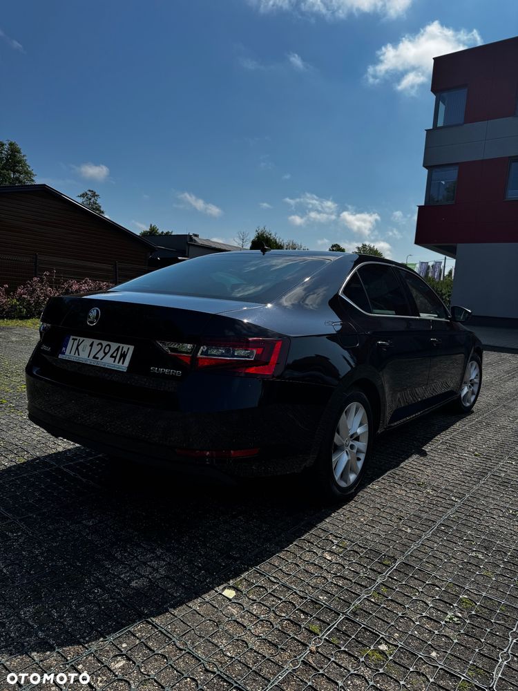 Skoda Superb 2.0 TDI SCR 4x4 Ambition DSG - 23