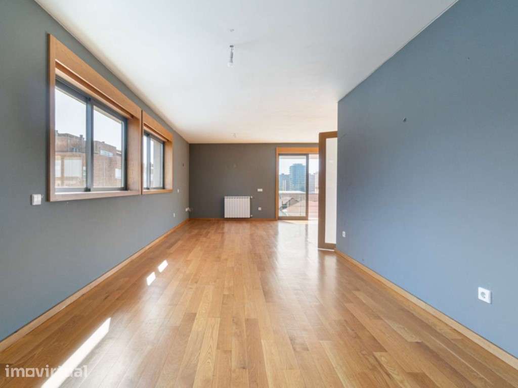 Apartamento T4+1 duplex com varanda em Matosinhos Sul - Grande imagem: 5/24