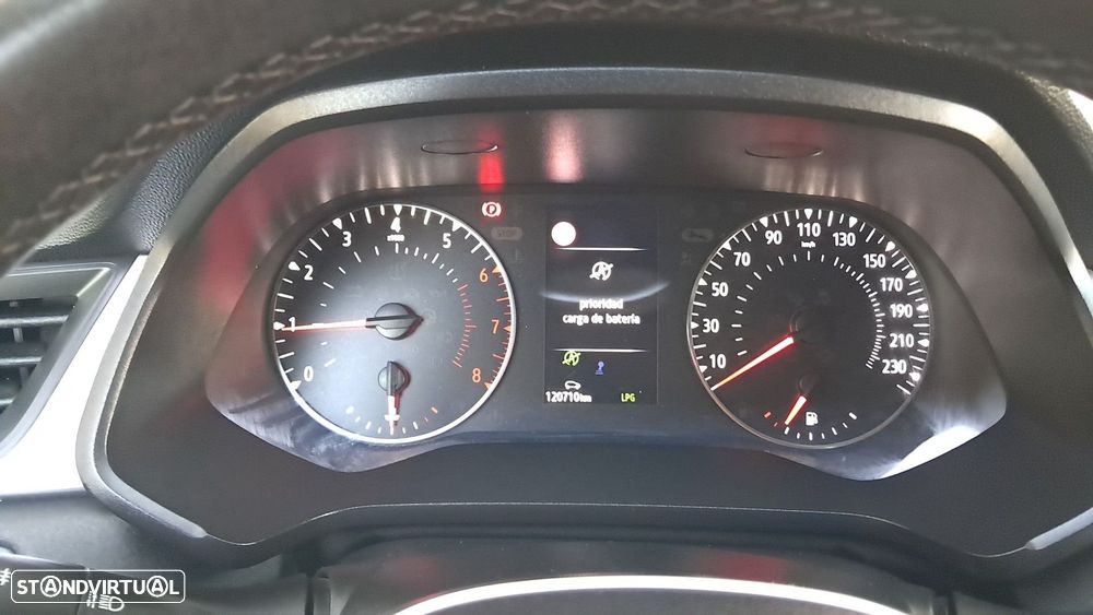 Renault Captur 1.0 TCe Equilibre Bi-Fuel - 11