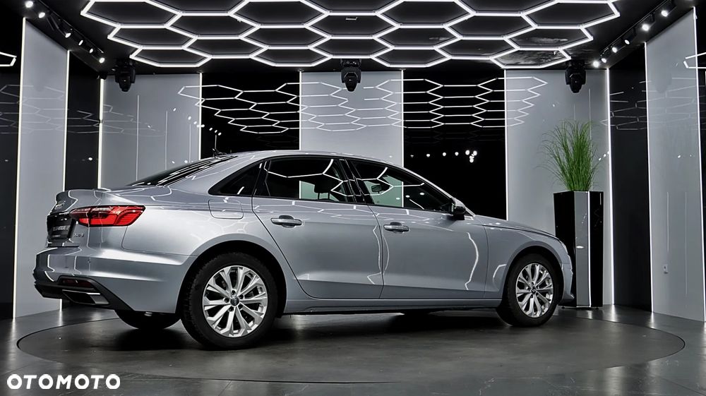 Audi A4 Limousine 35 TFSI Sport S tronic - 11