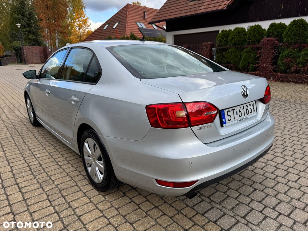 Volkswagen Jetta - 10