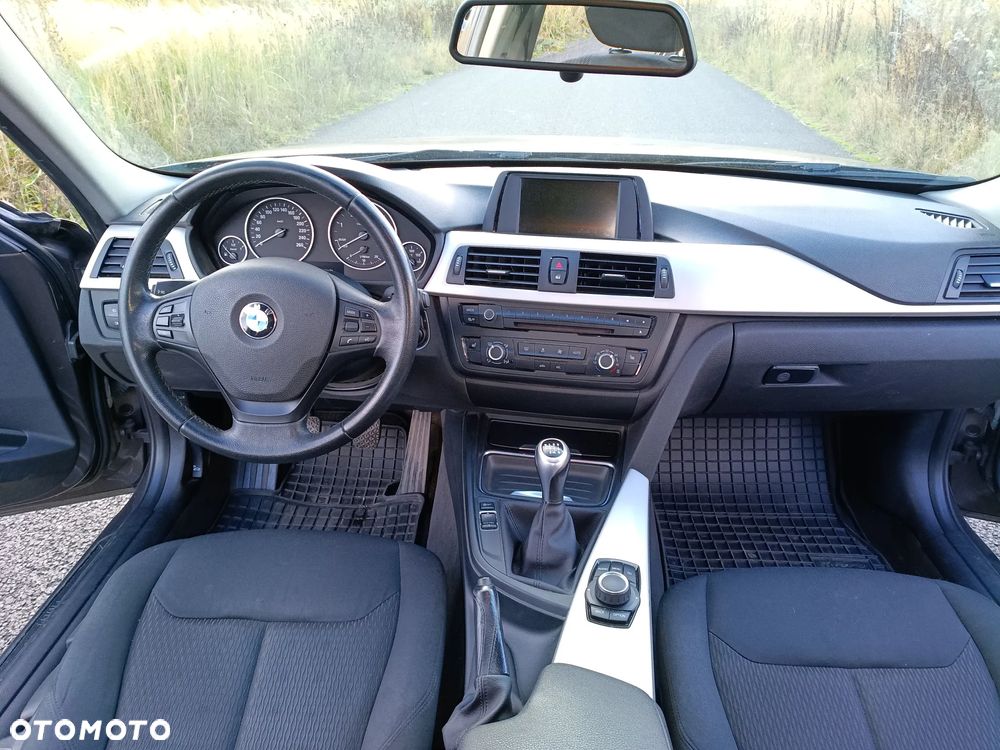 BMW Seria 3 316d - 12