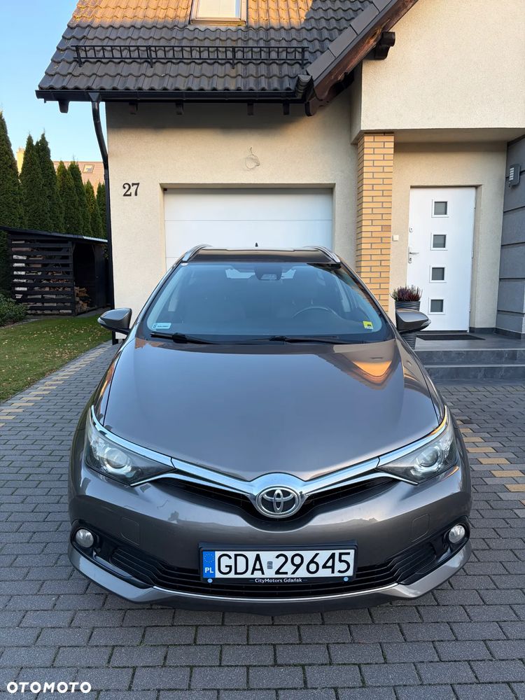 Toyota Auris 2016 photo 2