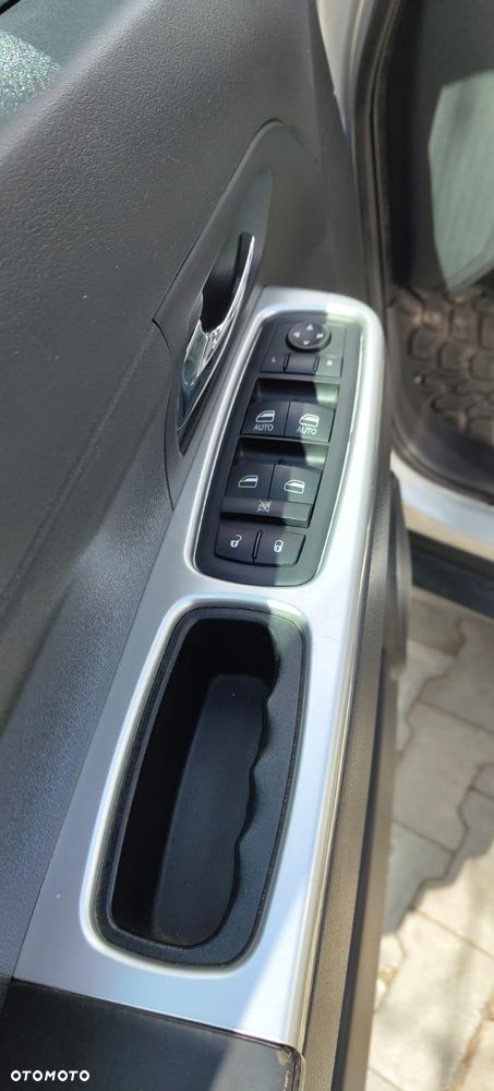 Jeep Liberty 3.7 4x4 - 10