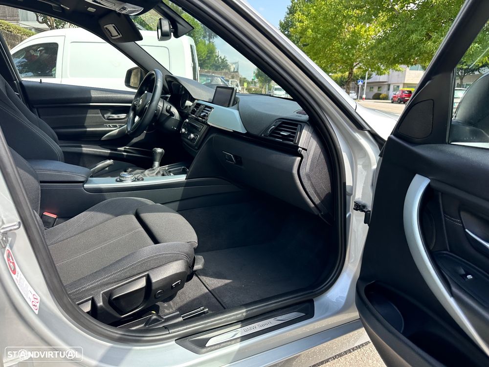 BMW 318 d Line Sport - 39
