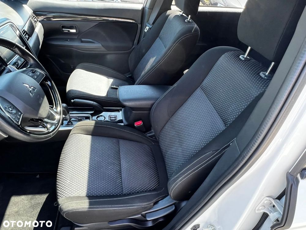 Mitsubishi Outlander 2.0 2WD CVT Diamant Edition+ - 12