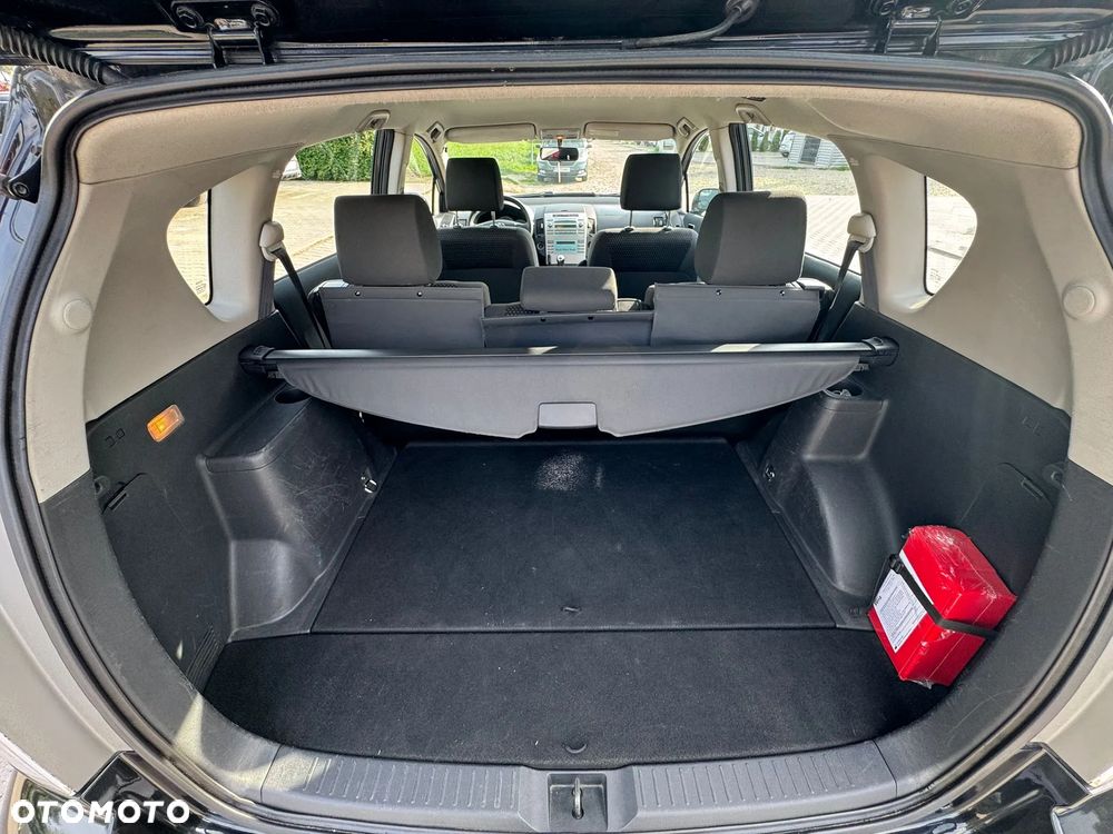 Toyota Corolla Verso 2.2 D-4D Premium - 4