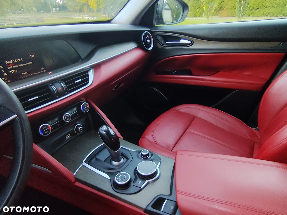 Alfa Romeo Stelvio 2.0 Turbo Tributo Italiano Q4 - 31