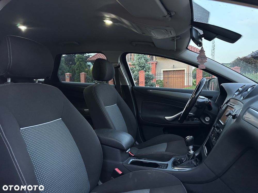 Ford Mondeo 2.0 TDCi Titanium - 15