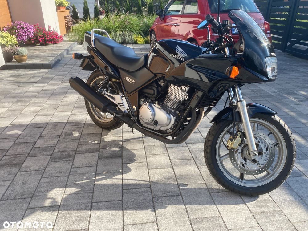 Honda CB - 16