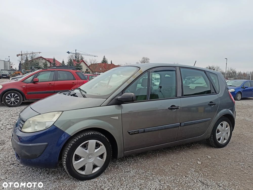 Renault Scenic - 1
