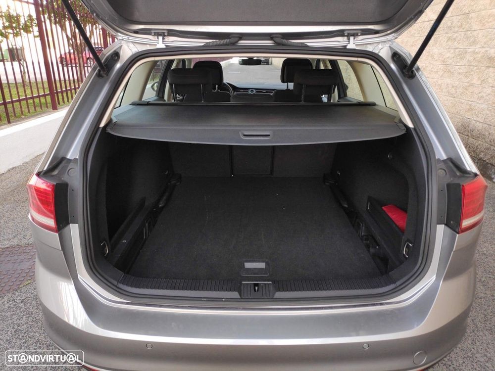 VW Passat Variant 1.6 TDI Confortline DSG - 9