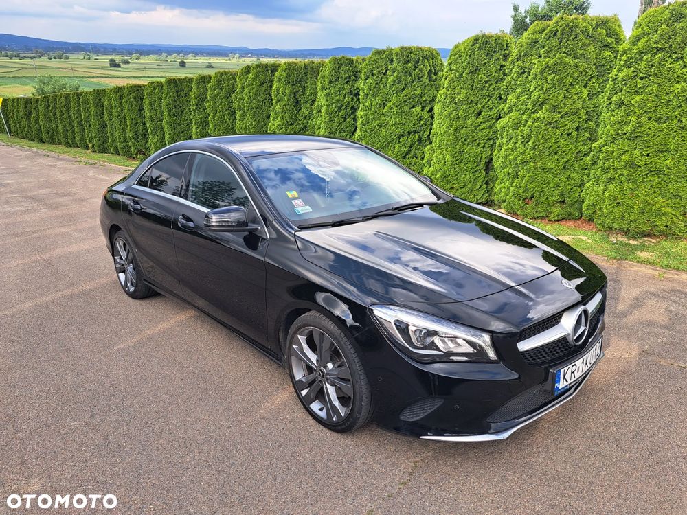 Mercedes-Benz CLA 180 7G-DCT Urban - 2