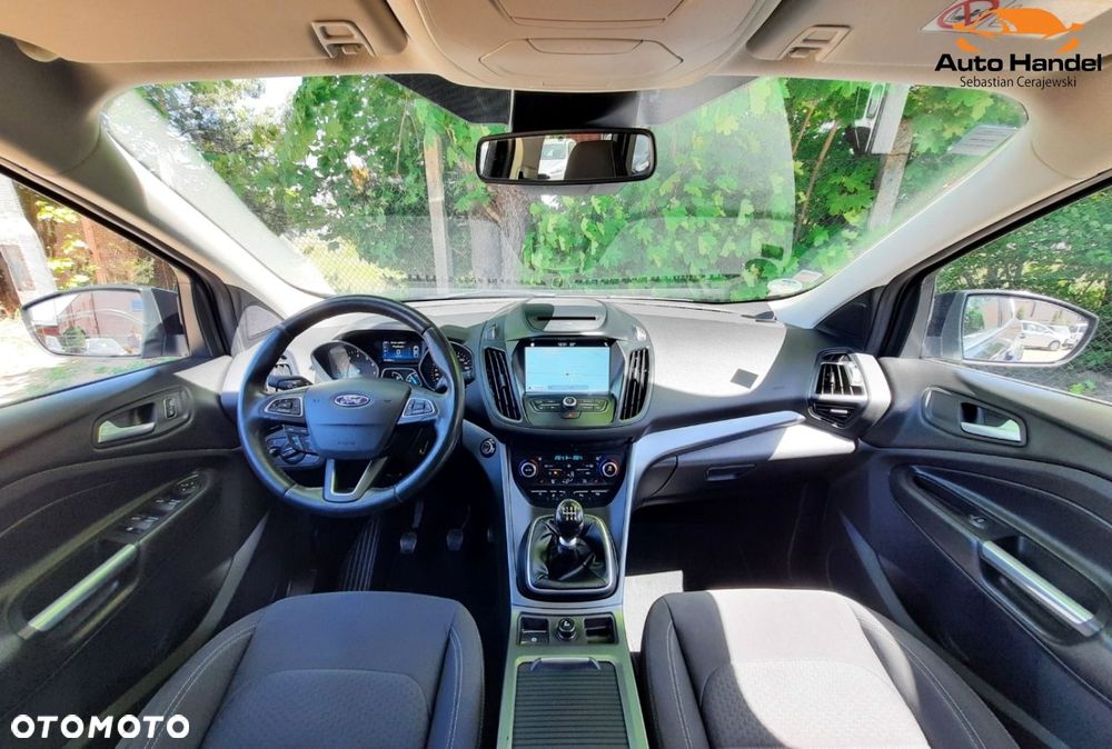 Ford Kuga 1.5 EcoBoost 2x4 Titanium - 5