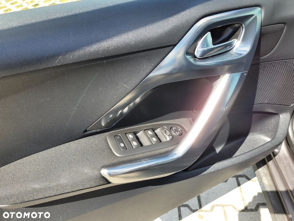 Peugeot 2008 1.6 e-HDi Active S&S - 18