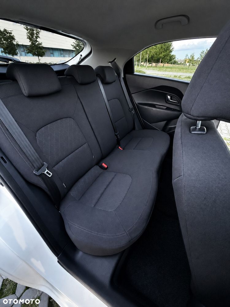 Kia Rio 1.2 Business Line - 16