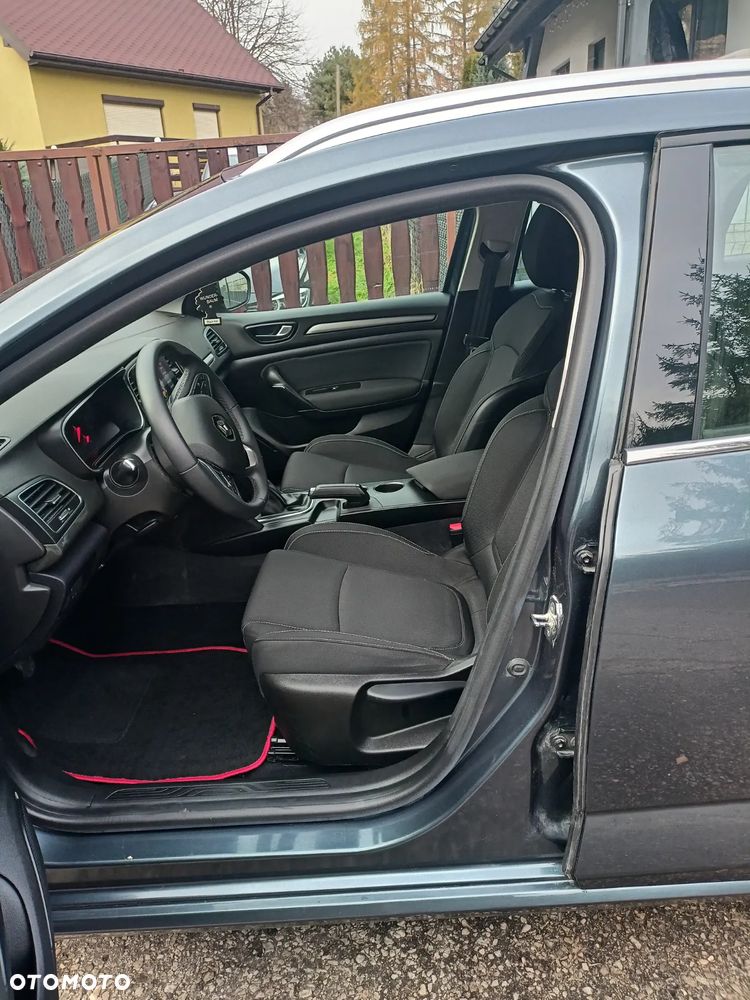 Renault Megane Grandtour TCe 115 GPF LIFE - 11