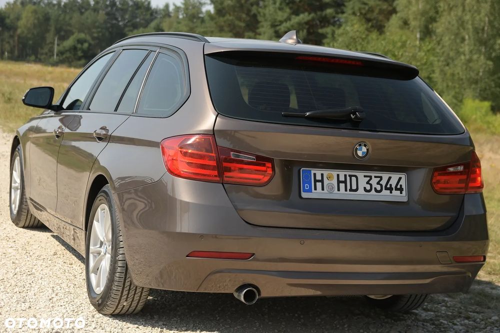 BMW Seria 3 318d Blue Performance Luxury Line - 5