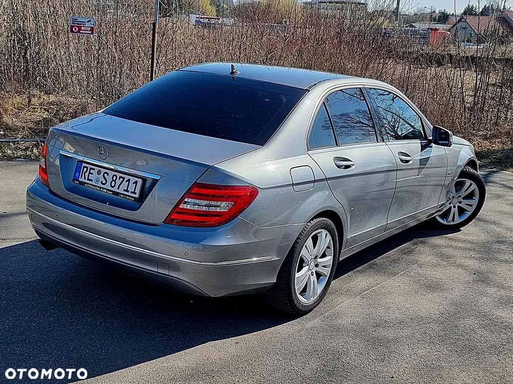 Mercedes-Benz Klasa C 180 CGI BlueEFFICIENCY Avantgarde - 5