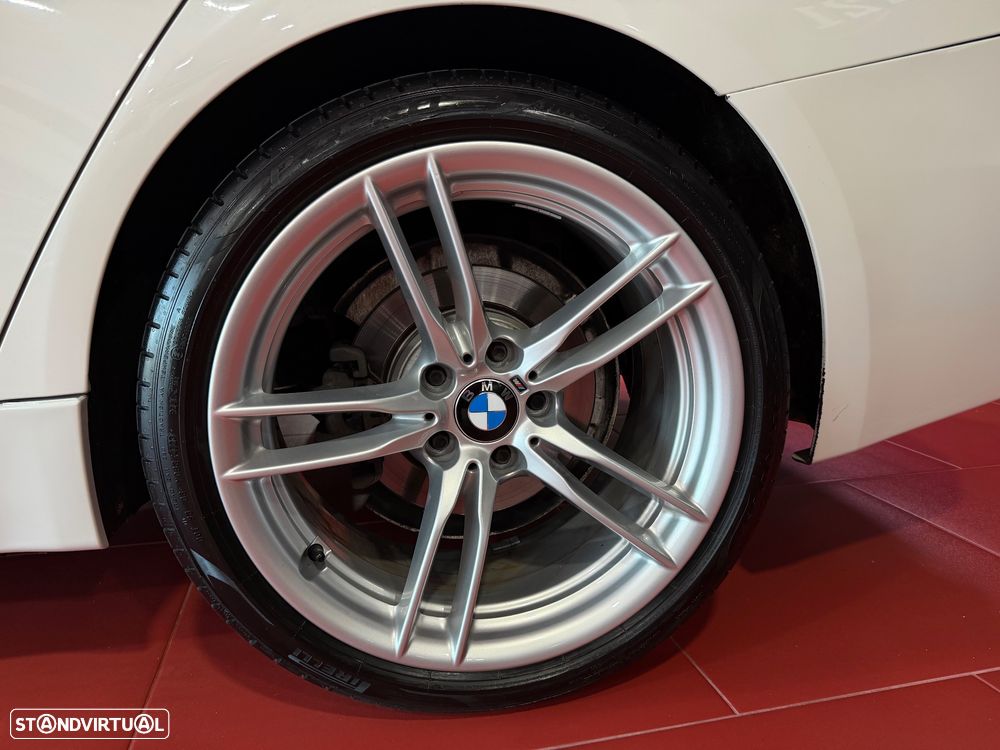 BMW 320 d xDrive Sport Line - 11