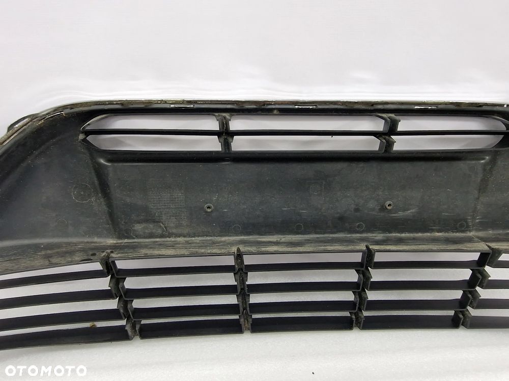 FORD C-MAX MK2 10- KRATKA ŚRODKOWA ZDERZAKA PRZEDNIEGO PRZÓD , NR D2ABB , NR AUKCJI KR172 - 13