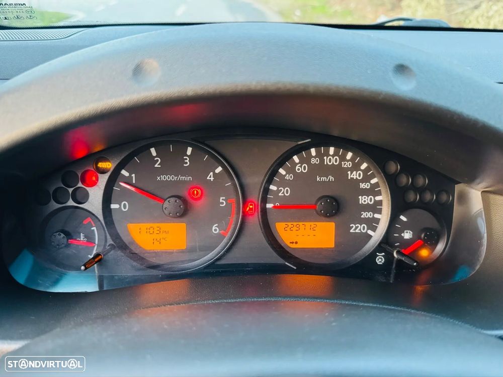 Nissan Navara 2.5 dCi CD SE Eastpak - 32