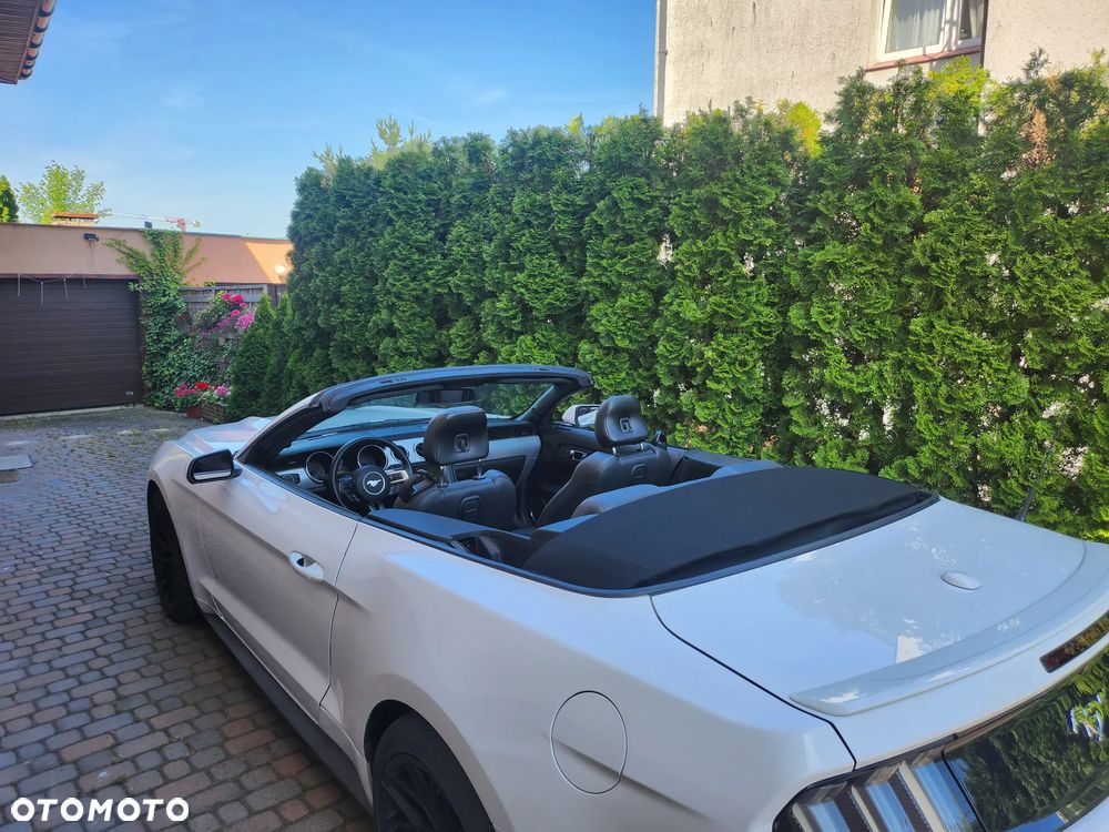Ford Mustang Cabrio 2.3 Eco Boost - 9