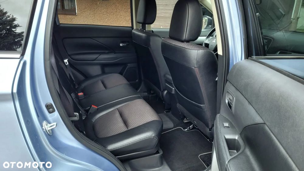Mitsubishi Outlander - 15