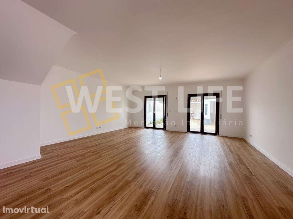 Moradia T3 Renovada - Logradouro e Churrasqueira - A 2 minutos da p... - Grande imagem: 5/30