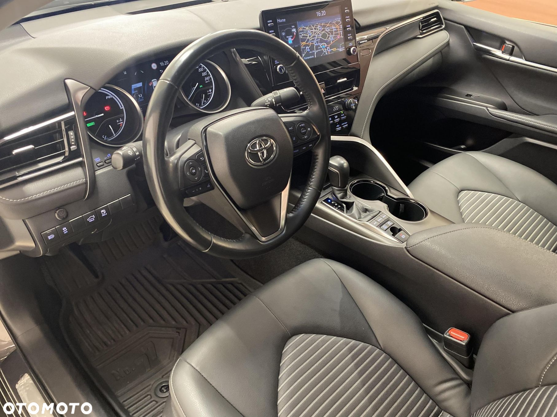 Toyota Camry 2.5 Hybrid Prestige CVT - 10