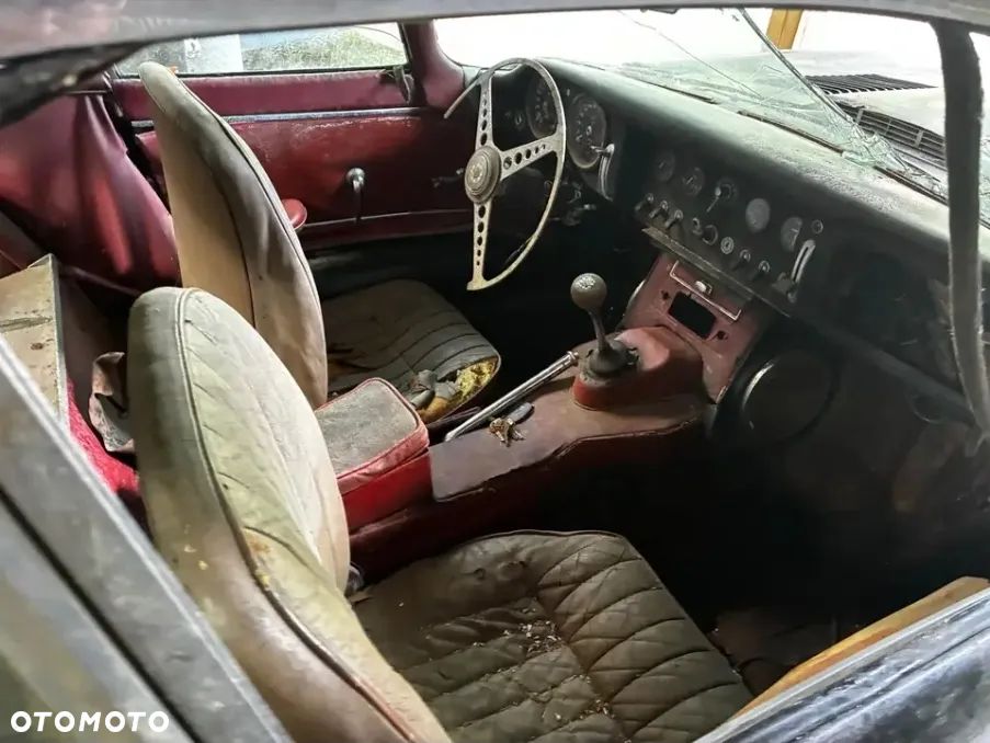 Jaguar E-Type - 4